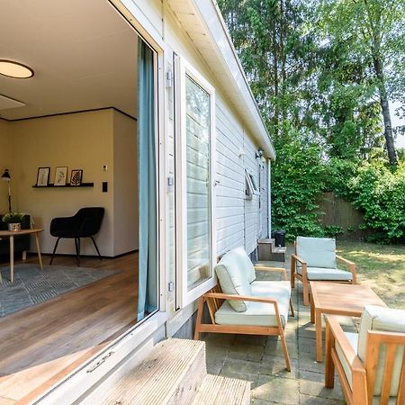 Chalet Met Eigen Tuin Aan De Veluwse Bosrand Putten Exterior photo